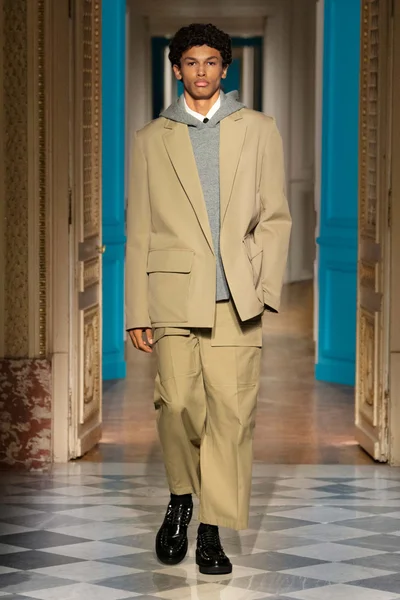 Look 27